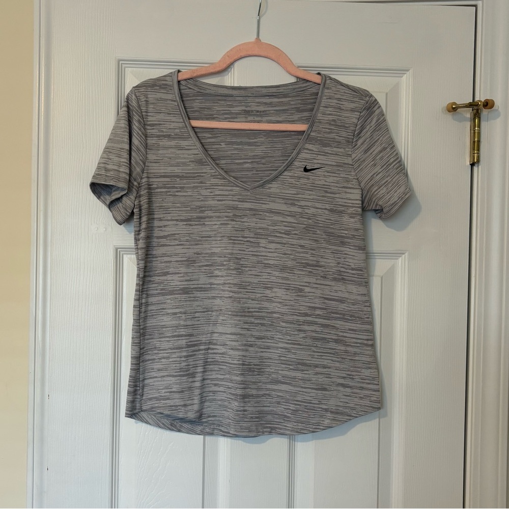 Nike Legend Veneer V-neck Dri-FIT T-shirt | S | Heather Grey | Great Condition